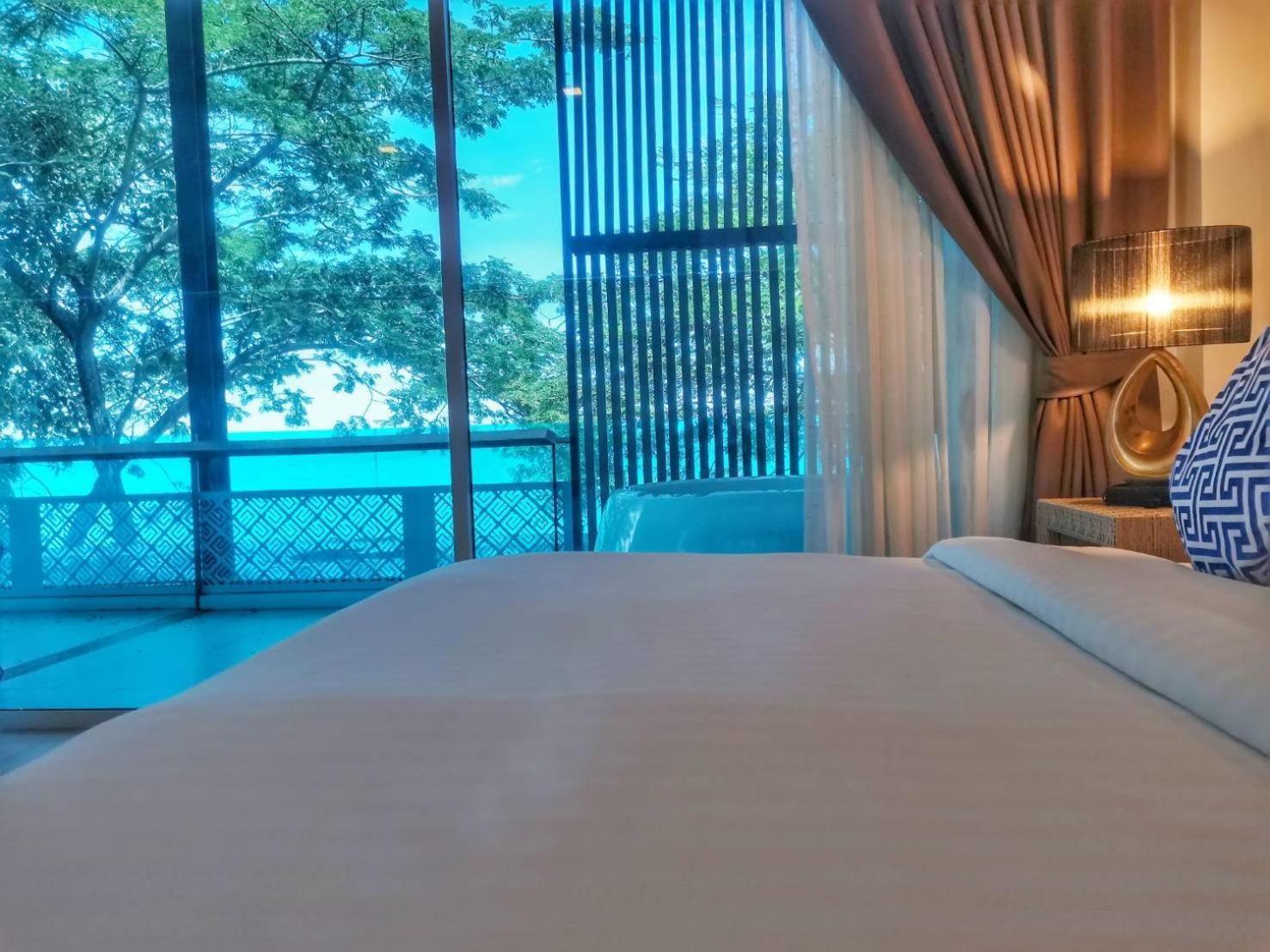 Beach Walk Boutique Resort Bangsaen Oda fotoğraf