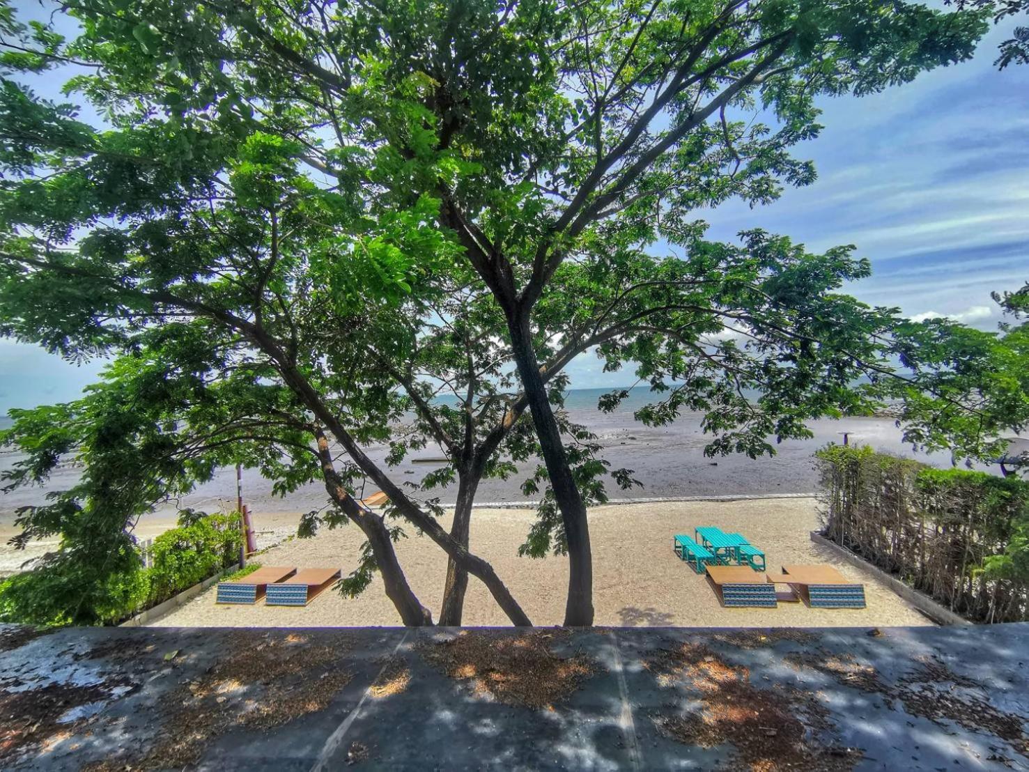 Beach Walk Boutique Resort Bangsaen Oda fotoğraf